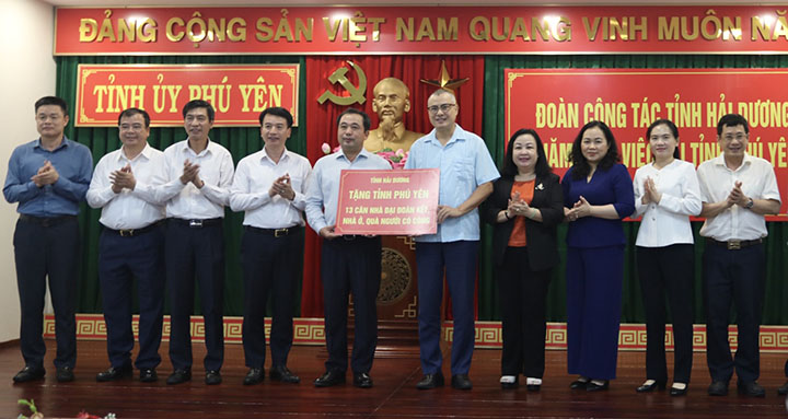 Enhancing the deep affectionate relationship between the two provinces of Hai Duong and Phu Yen